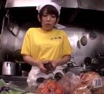 ラーメン屋で抜きあり！？巨乳美女たちがお客さんたちの肉便器に！