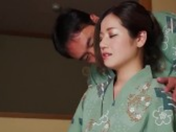 妖艶な雰囲気の美人人妻と浴衣でいちゃラブセックス
