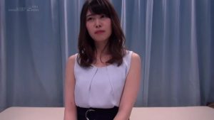 MM号でお姉さんとハメまくり！おへそがエッチでかわいい！