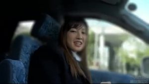 巨乳女子高生に美味しいごはん食べさせてお礼でハメ撮り撮影ww