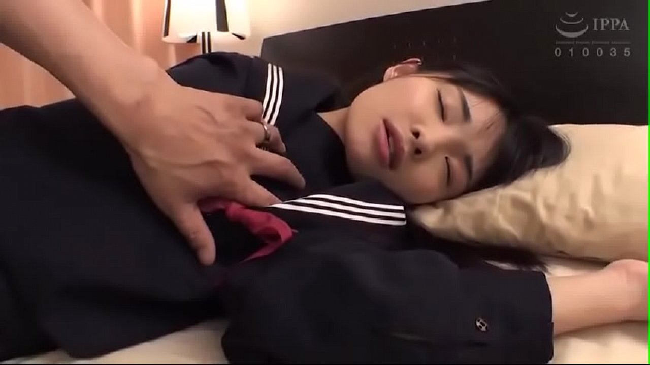 ムチッとしたすばらしい身体つきの美少女JKを強姦！