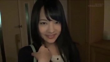 玄関で中出しSEX！黒髪ロングの美少女のパイパンマンコに思いっきり中出し！