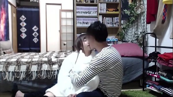 某配信サイトの動画が流出！？美乳美女が盗撮に気づかず生ハメ配信！