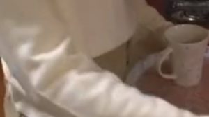 淫乱お姉ちゃんが妹公認で妹彼氏のチンポを使って性欲発散するww