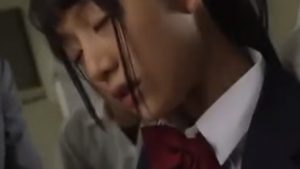 女子高生が媚薬を飲まされて腰を曲げてイキまくる！