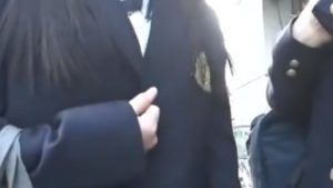 美少女巨乳JK2人がマジックミラー号でエッチな体験をする！