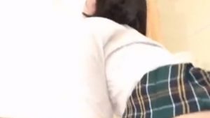 エロすぎる二人の制服美女に囲まれてセクシープレイ！