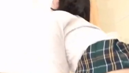 エロすぎる二人の制服美女に囲まれてセクシープレイ！