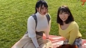 ピクニックに来ていた美女2人とハメ撮り！豊満な美巨乳で最高のパイズリ♡