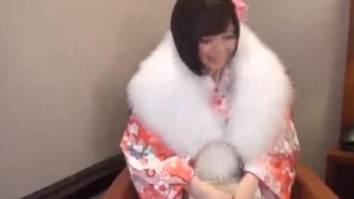 和服に隠された美乳♡成人式でテンション上がってる美少女を連れ込んで…？