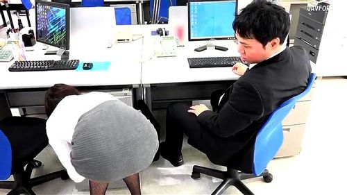 巨乳OLばかりの会社で我慢できなくなったキモ男が膣内射精する！