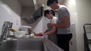 【おすすめ】美乳で可愛い彼女とお家で中出しSEX！