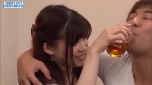 【森苺莉】宅飲みしてたら自慢の美人彼女が後輩に寝取られてしまった