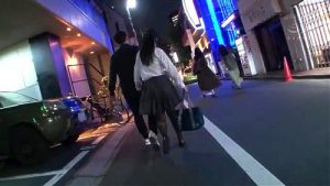 あまりにも可愛いすぎるから尾行してバスの中でもお構いなしにレイプｗ