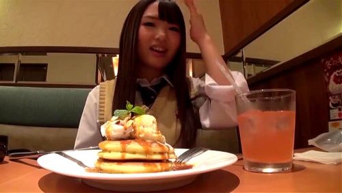 【オススメ！】めちゃかわ制服JKをナンパ！ピチピチでハリのあるおっぱいが堪らない！