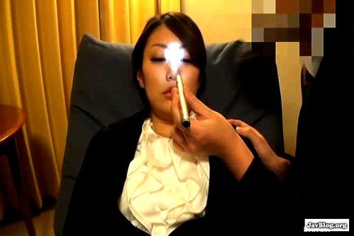 巨乳お姉さんが媚薬入りのお香に発情して白目剥きだしアヘ顔イキww