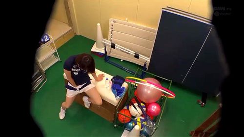 用具室でオナってる美女JKが更衣室で幼馴染を逆レイプ！