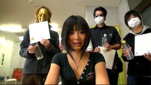 大量のローションで女優をヌレヌレにさせる！