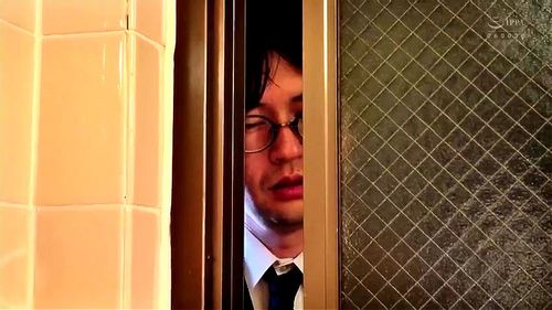 旦那が仕事の間に隣人のヤリチン男専用の娼婦になった巨乳人妻！