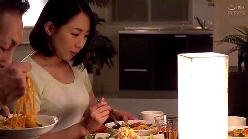 一時的に預かって友達の息子に欲情！巨乳人妻が我慢できず襲っちゃう！