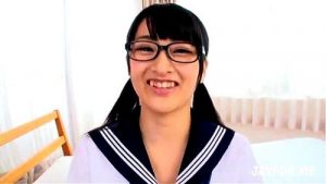 無邪気な笑顔の黒髪お姉さんと楽しいエッチ！