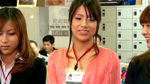 美人SOD社員たちが社内で男性社員たちに無理やり犯される
