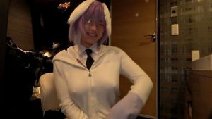 【おすすめ】メガネが可愛い美少女とハメ撮り！エロコスが似合ういやらしい娘♡