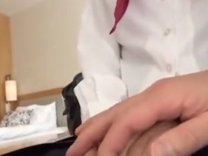 性知識がない素人JKを誘惑してチンポ握らせる鬼畜男ww