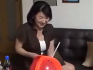 いい年頃の奥様がたくさんいやらしいプレイをしてくれる！