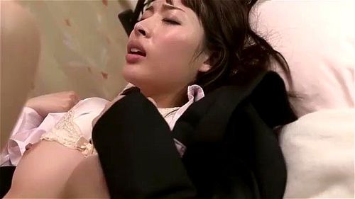 引越し先の隣人を愛していまい不倫に陥る美人妻