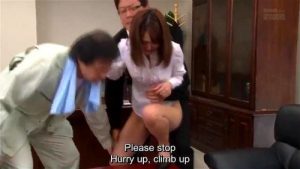 大人の雰囲気を醸し出すエッチな女教師といやらしい性行為！