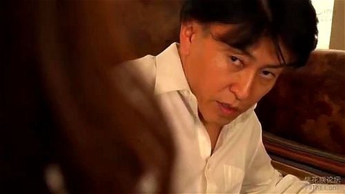 旦那が寝てからえげつないセックスをする美人妻と息子