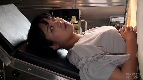 町内産婦人科で奥さんに媚薬注入したら気持ちよすぎて失禁しまくり！