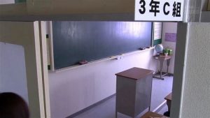 美人教師が全責任を取らされて校内で全裸で生徒に中出しされる！