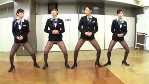 【おまん航空】キャビンアテンダント育成のためのガニ股講習会【CA】