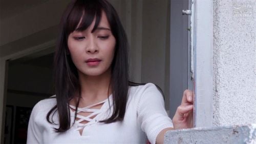 「生意気だから犯してやった…」おっさんたちに強引に濡らされる美人妻