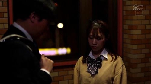 彼女のお母さんに高速騎乗位で何度も強制中出しされる！