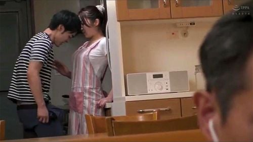 再婚してやってきた美人ママが可愛いすぎてNTRしちゃう！