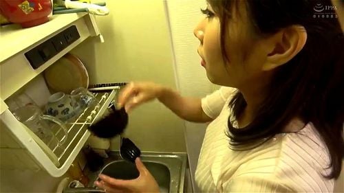 【おすすめ】爆乳家政婦を後ろから襲ったら仕事放棄して騎乗位中出ししてくれたww