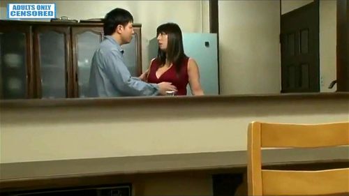 ムチムチ感がたまらない卑猥なボディの人妻とエッチ！