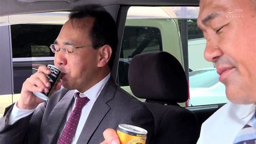 「わたし結婚してるんですけど…」旦那の先輩に中だしされる痴女妻