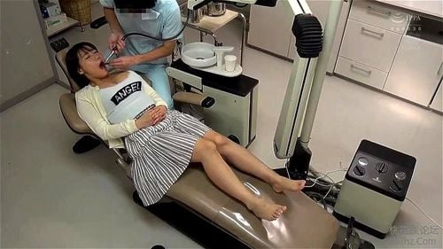 歯の治療に来たはずが身体を治療させられるスレンダー美女