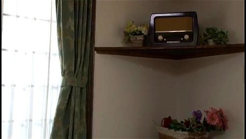 義理の息子に責められて汗だくになっちゃう人妻！