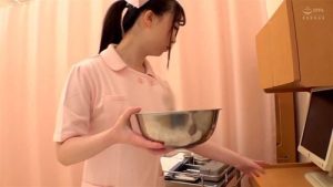 【おすすめ】淫乱看護婦が患者の勃起チンポで中出し性処理！