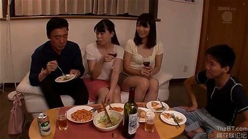 友だちの旦那のオナニー姿を目撃した清楚妻が襲われて浮気エッチ！