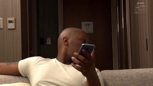 【紗々原ゆり】美人妻が黒人デカチンに快楽堕ち！旦那を忘れて中出し不倫！