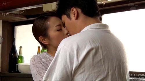 細身で美しいおいしそうな人妻をしこたま犯す！