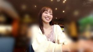 大人しそうなお姉さんに制服着させてドキドキ濃厚プレイ！