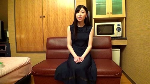 男性経験の少ない美人のパチンコ店員が緊張しながらもAV撮影！