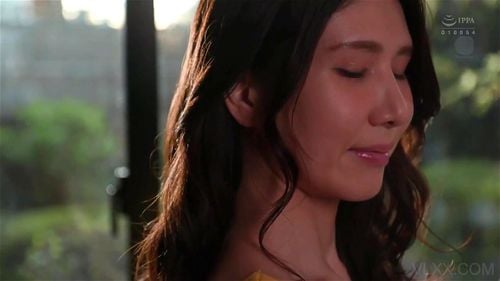 美巨乳お姉さんが薄着で誘惑！中出し欲しくて自分で腰を振るww